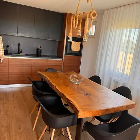 Topli Kutak Golija Willa *